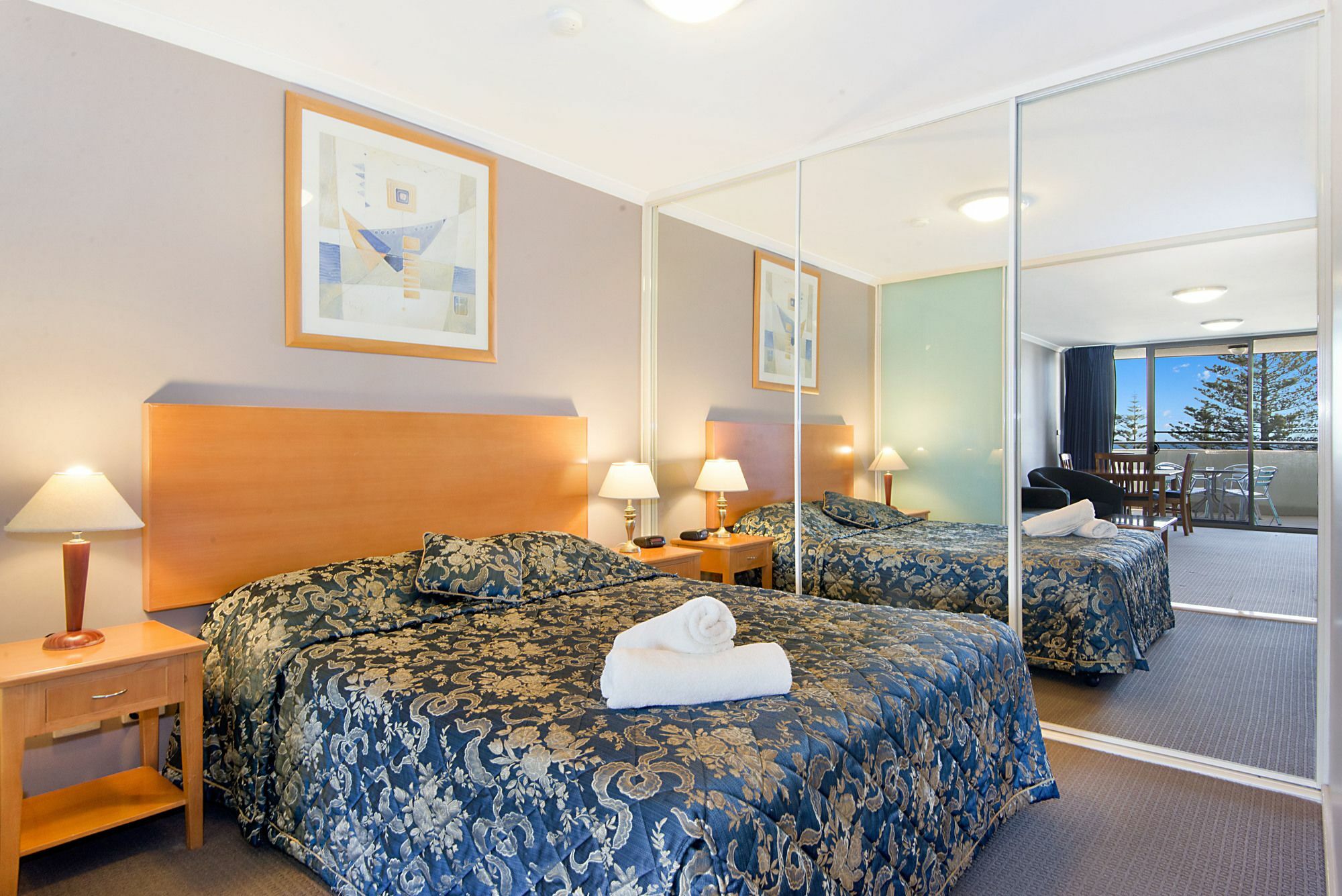 Aparthotel Nesuto The Entrance Esterno foto